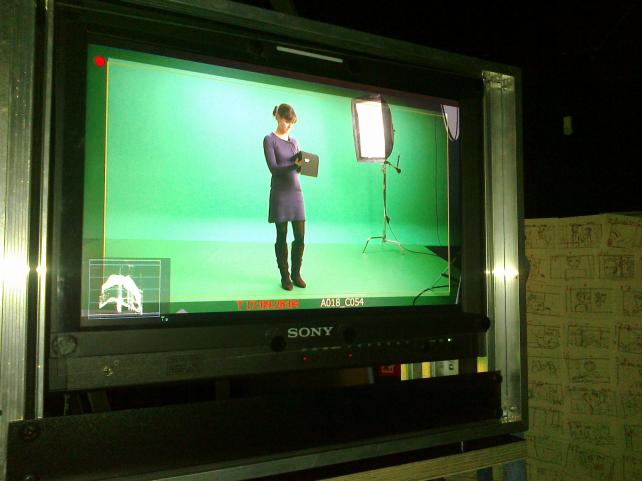 Und was zeigt der Green Screen? Magische Kulissen oder Charlies Bistro?